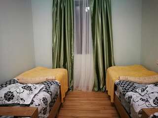 Проживание в семье Agora Тбилиси Четырехместный номер с общей ванной комнатой-4