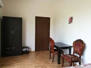 Проживание в семье Agora Тбилиси Двухместный номер с 1 кроватью и балконом-8